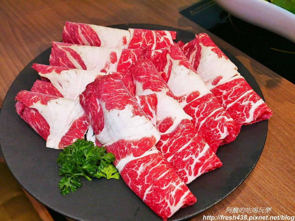 【新北美食】瀧鍋物製造所,板橋必吃頂級鍋物,A5霜降和牛、西班牙依比利豬、阿根廷天使紅蝦、生食干貝太銷魂。 - 第50張圖 33-5