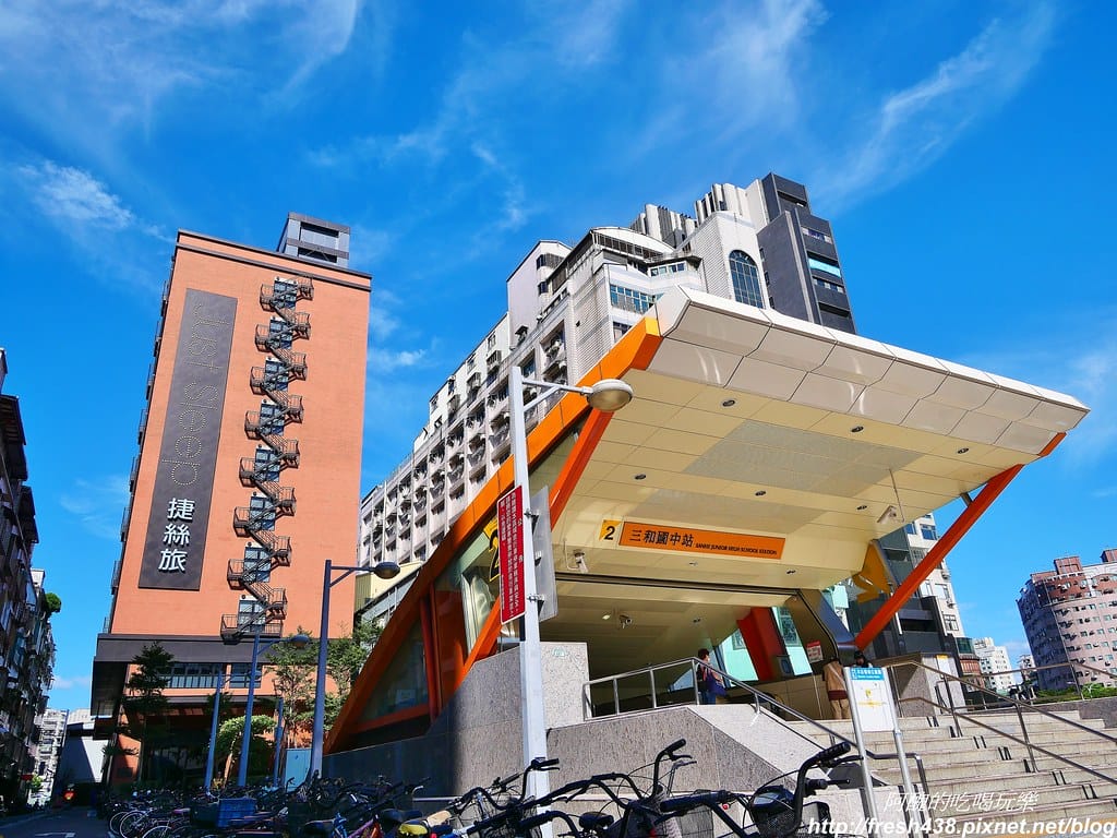【新北美食】捷絲旅台北三重館,Just Café 捷食藝午餐好迷人,波士頓龍蝦雙人餐、美國肋眼牛排、晶華冠軍牛肉麵等您來嚐鮮。 - 第5張圖 1