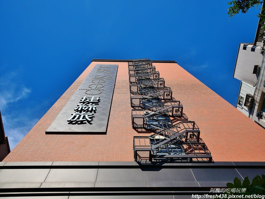 【新北美食】捷絲旅台北三重館,Just Café 捷食藝午餐好迷人,波士頓龍蝦雙人餐、美國肋眼牛排、晶華冠軍牛肉麵等您來嚐鮮。 - 第8張圖 2