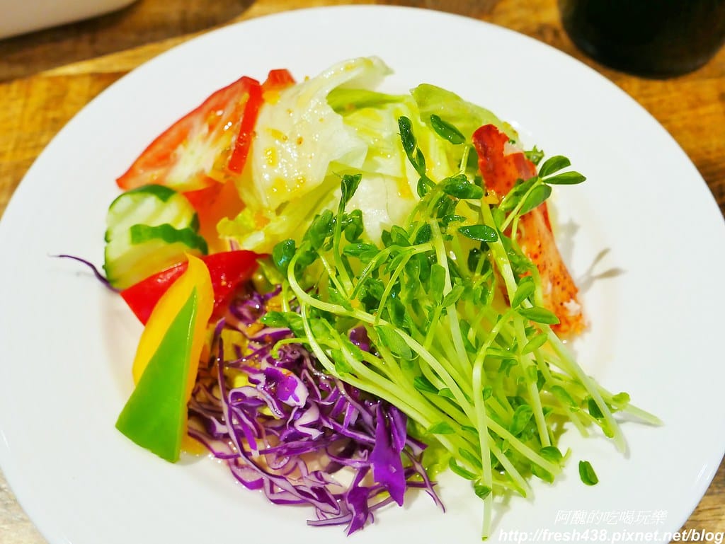 【新北美食】捷絲旅台北三重館,Just Café 捷食藝午餐好迷人,波士頓龍蝦雙人餐、美國肋眼牛排、晶華冠軍牛肉麵等您來嚐鮮。 - 第18張圖 5-5