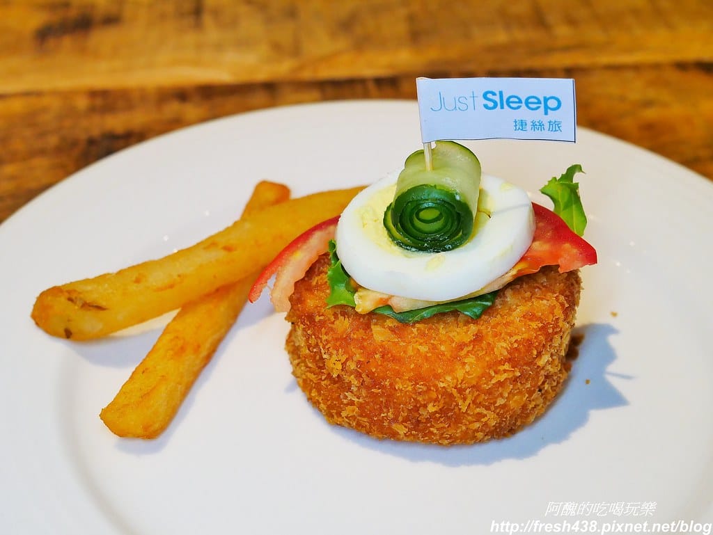 【新北美食】捷絲旅台北三重館,Just Café 捷食藝午餐好迷人,波士頓龍蝦雙人餐、美國肋眼牛排、晶華冠軍牛肉麵等您來嚐鮮。 - 第21張圖 9