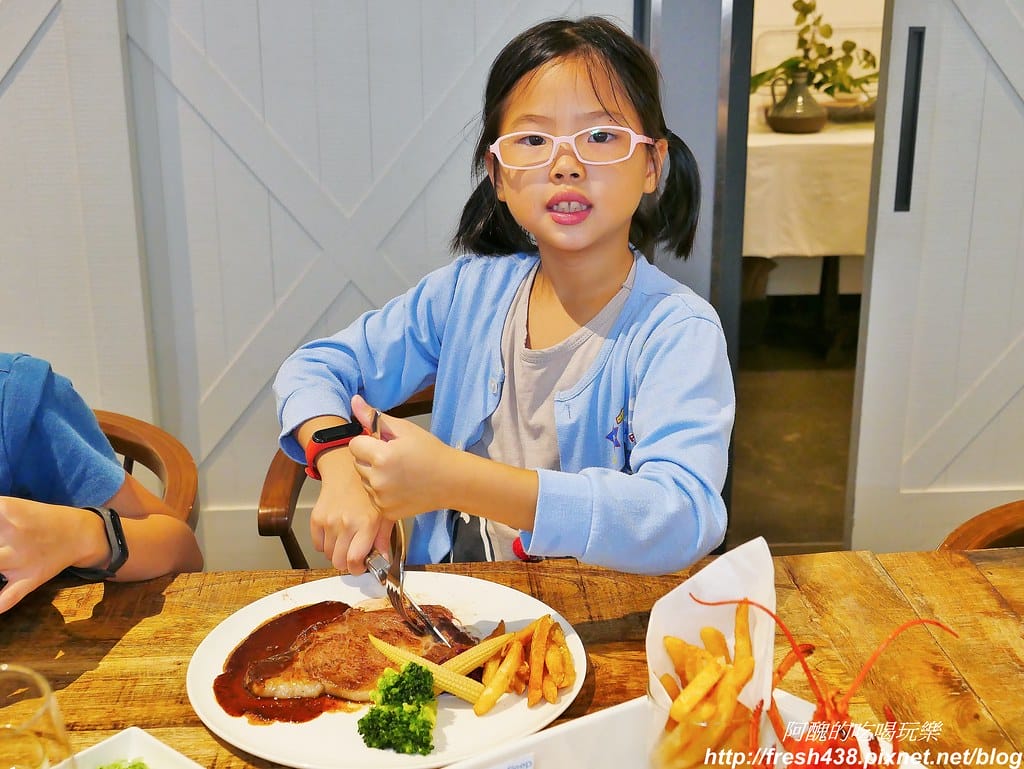 【新北美食】捷絲旅台北三重館,Just Café 捷食藝午餐好迷人,波士頓龍蝦雙人餐、美國肋眼牛排、晶華冠軍牛肉麵等您來嚐鮮。 - 第31張圖 19
