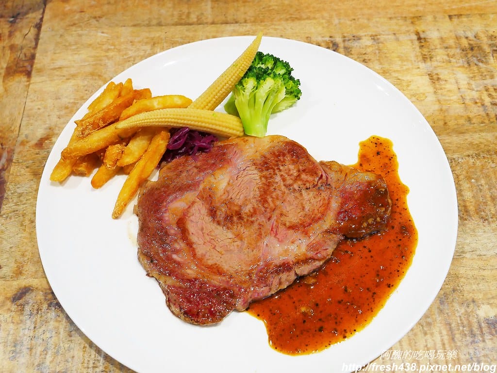 【新北美食】捷絲旅台北三重館,Just Café 捷食藝午餐好迷人,波士頓龍蝦雙人餐、美國肋眼牛排、晶華冠軍牛肉麵等您來嚐鮮。 - 第28張圖 16