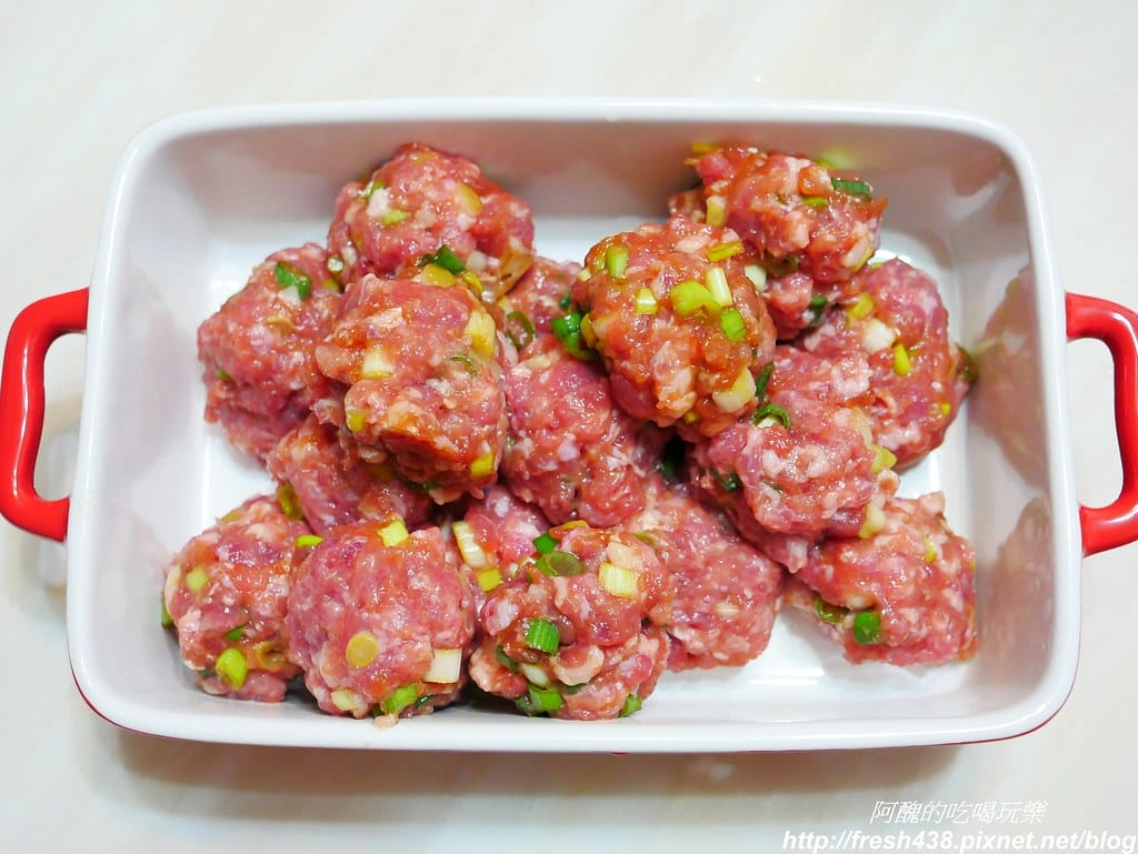【電鍋食譜】清蒸蔥肉丸子,2樣食材,調味恰到好處,天哪!也太好吃了。 - 第5張圖 P1830436