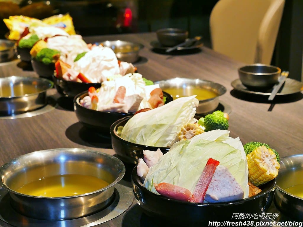 【宜蘭美食】葛瑪蘭溫泉飯店-海陸火鍋超鮮美,玻璃屋餐廳好夢幻,內行人才知道的隱藏版美食,還有溫泉泡腳喔。 - 第19張圖 8