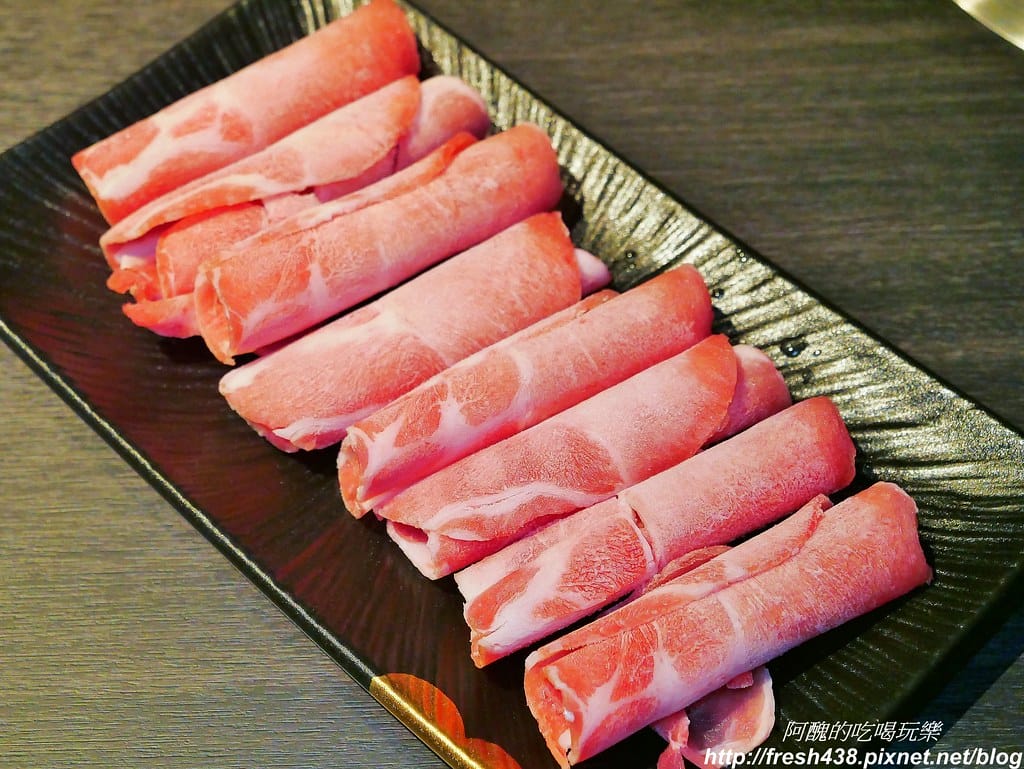 【宜蘭美食】葛瑪蘭溫泉飯店-海陸火鍋超鮮美,玻璃屋餐廳好夢幻,內行人才知道的隱藏版美食,還有溫泉泡腳喔。 - 第21張圖 11