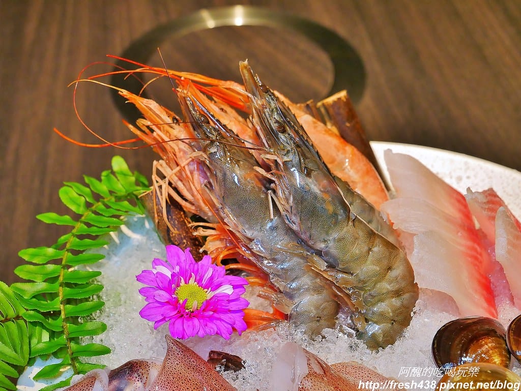 【宜蘭美食】葛瑪蘭溫泉飯店-海陸火鍋超鮮美,玻璃屋餐廳好夢幻,內行人才知道的隱藏版美食,還有溫泉泡腳喔。 - 第28張圖 20-2