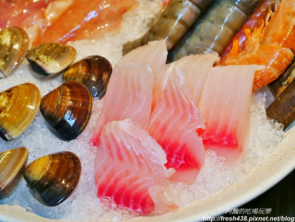【宜蘭美食】葛瑪蘭溫泉飯店-海陸火鍋超鮮美,玻璃屋餐廳好夢幻,內行人才知道的隱藏版美食,還有溫泉泡腳喔。 - 第30張圖 21
