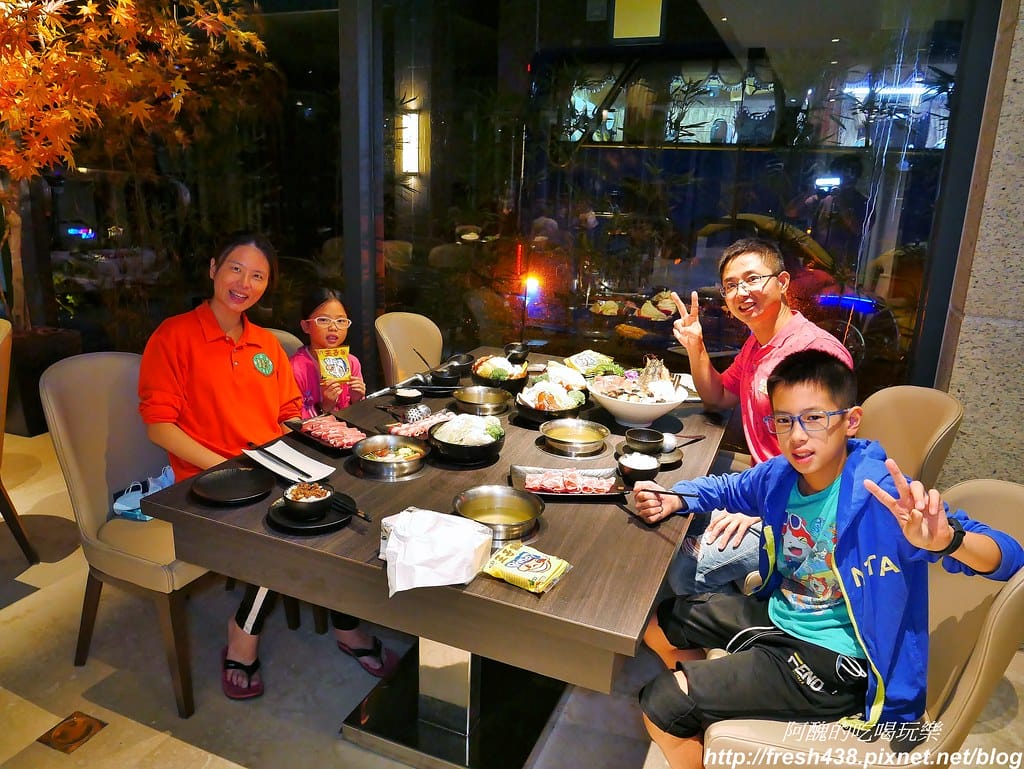 【宜蘭美食】葛瑪蘭溫泉飯店-海陸火鍋超鮮美,玻璃屋餐廳好夢幻,內行人才知道的隱藏版美食,還有溫泉泡腳喔。 - 第37張圖 30
