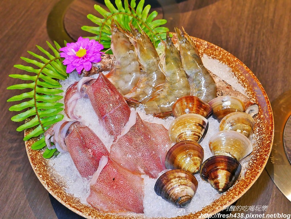 【宜蘭美食】葛瑪蘭溫泉飯店-海陸火鍋超鮮美,玻璃屋餐廳好夢幻,內行人才知道的隱藏版美食,還有溫泉泡腳喔。 - 第26張圖 15