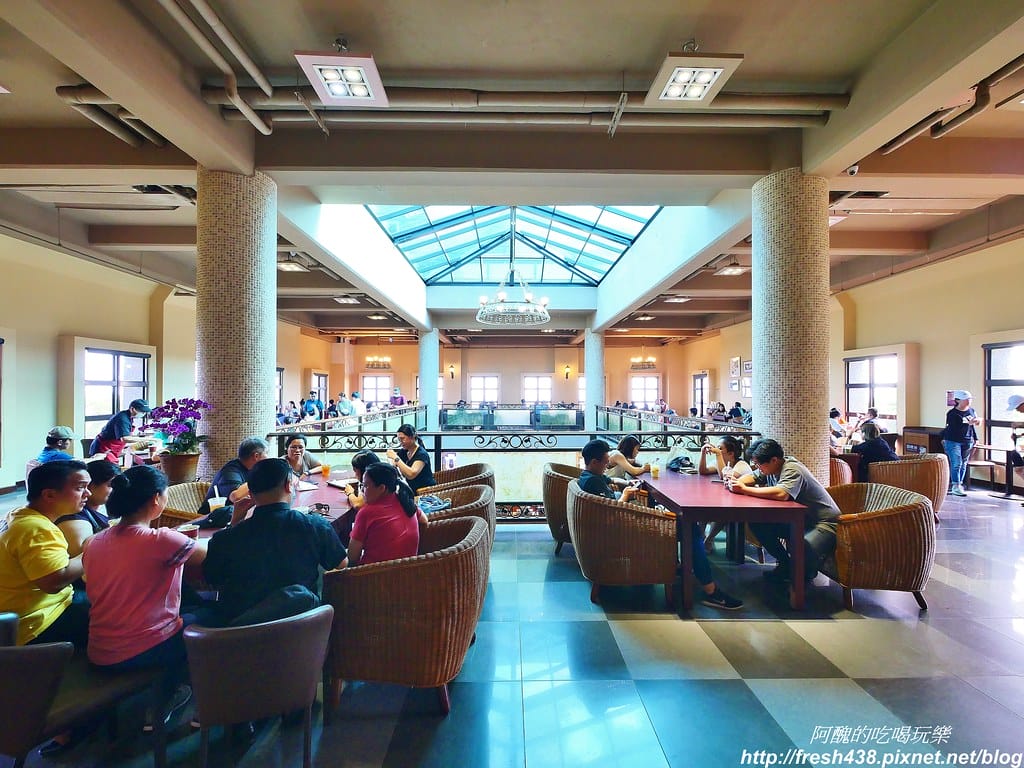 【宜蘭景點】伯朗咖啡館-頭城城堡咖啡一館,看山望海的絕佳景點,咖啡香醇、點心美味。 - 第18張圖 16