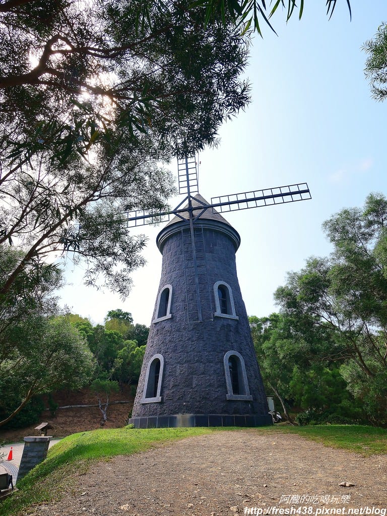 【宜蘭景點】伯朗咖啡館-頭城城堡咖啡一館,看山望海的絕佳景點,咖啡香醇、點心美味。 - 第4張圖 1