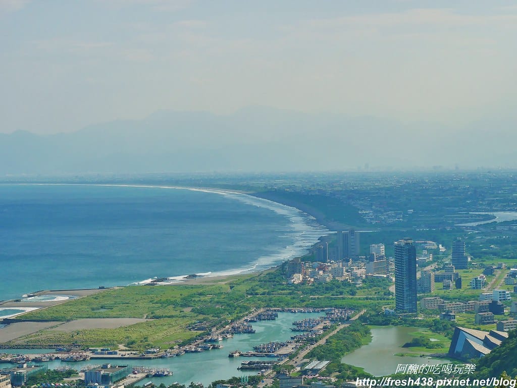 【宜蘭景點】伯朗咖啡館-頭城城堡咖啡一館,看山望海的絕佳景點,咖啡香醇、點心美味。 - 第25張圖 25