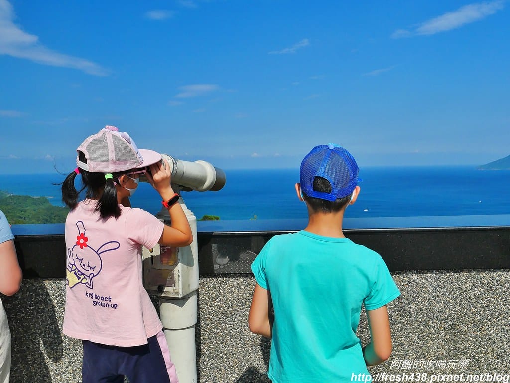 【宜蘭景點】伯朗咖啡館-頭城城堡咖啡一館,看山望海的絕佳景點,咖啡香醇、點心美味。 - 第27張圖 26-2
