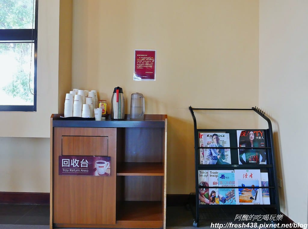 【宜蘭景點】伯朗咖啡館-頭城城堡咖啡一館,看山望海的絕佳景點,咖啡香醇、點心美味。 - 第16張圖 14