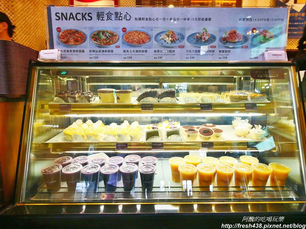 【宜蘭景點】伯朗咖啡館-頭城城堡咖啡一館,看山望海的絕佳景點,咖啡香醇、點心美味。 - 第34張圖 33