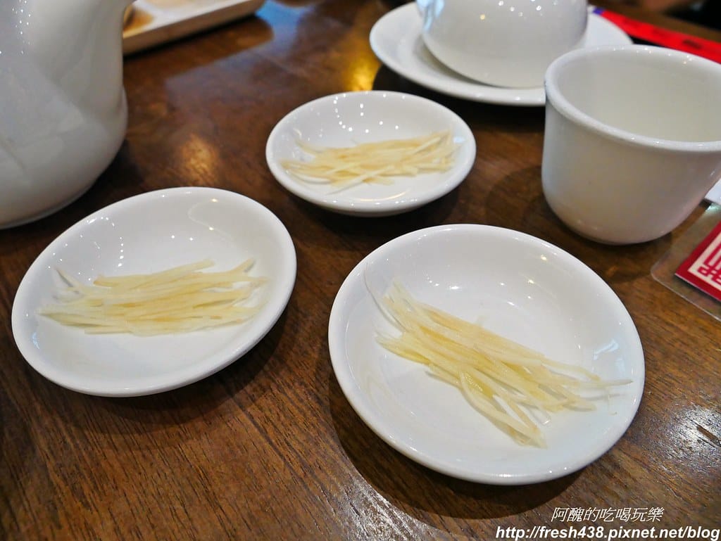 【新北美食】京鼎樓秀泰樹林店,超好吃的中式餐館,這樣點餐最划算。 - 第31張圖 P1840333