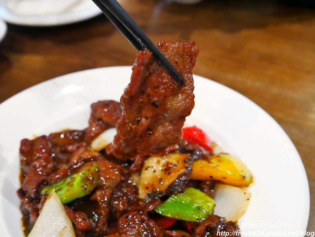 【新北美食】京鼎樓秀泰樹林店,超好吃的中式餐館,這樣點餐最划算。 - 第41張圖 P1840350