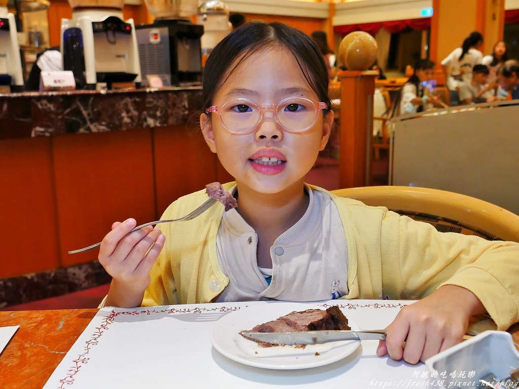 【桃園美食】住都大飯店-波根第西餐廳,自助百匯吃到飽,海陸饗宴超豪華,還有啤酒喝到爽。 - 第88張圖 87