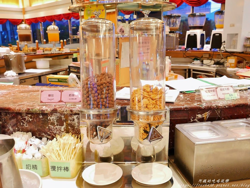 【桃園美食】住都大飯店-波根第西餐廳,自助百匯吃到飽,海陸饗宴超豪華,還有啤酒喝到爽。 - 第74張圖 61