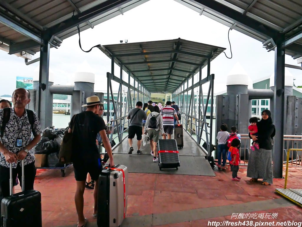【馬來西亞旅遊】檳城吉打港前往蘭卡威,船班、票價與注意事項,必遊蘭卡威瓜埠碼頭老鷹廣場。 - 第49張圖 P1650144