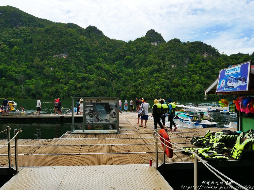 【馬來西亞旅遊】蘭卡威跳島行程,濕米島、孕婦島、水晶島,體驗海釣、觀賞餵老鷹、沙灘BBQ。 - 第82張圖 P1650668