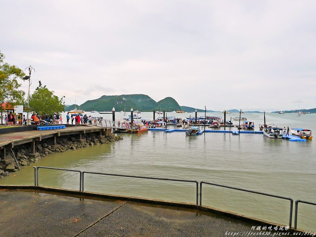 【馬來西亞旅遊】蘭卡威跳島行程,濕米島、孕婦島、水晶島,體驗海釣、觀賞餵老鷹、沙灘BBQ。 - 第4張圖 P1650543