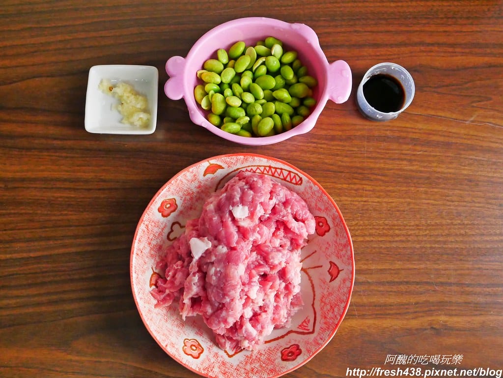 【電鍋食譜】毛豆蒸肉餅,一根湯匙就搞定,超級適合作為便當菜。 - 第2張圖 P1850740