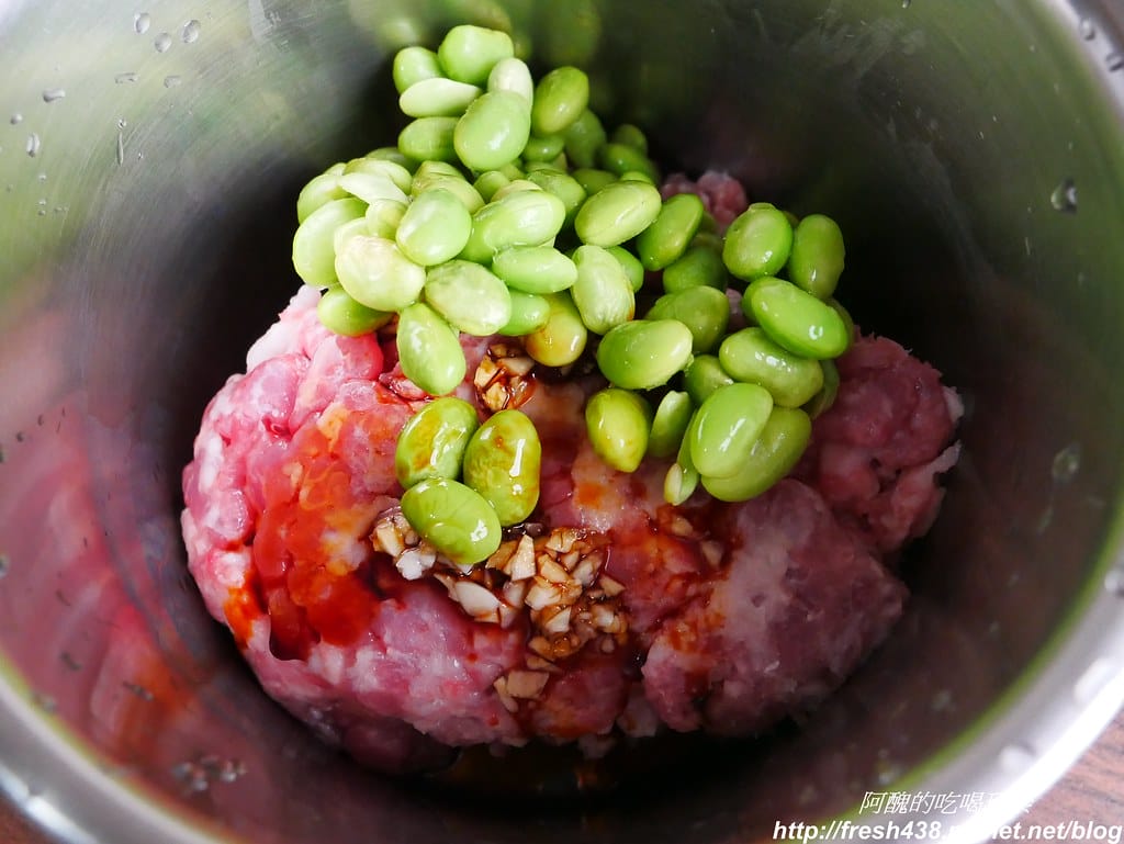 【電鍋食譜】毛豆蒸肉餅,一根湯匙就搞定,超級適合作為便當菜。 - 第3張圖 P1850741