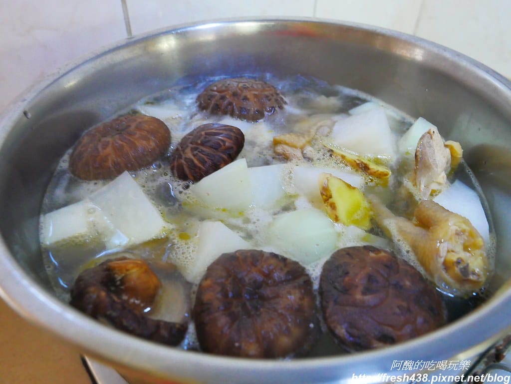 【預防感冒料理】大頭菜香菇雞湯,香甜營養超好喝,提升免疫力好簡單。 - 第8張圖 P1860174