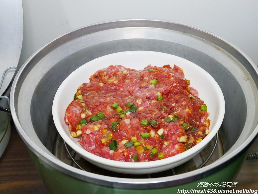 【電鍋食譜】清蒸蔥肉餅,三種材料,一根湯匙就可以完成。 - 第6張圖 P1860612