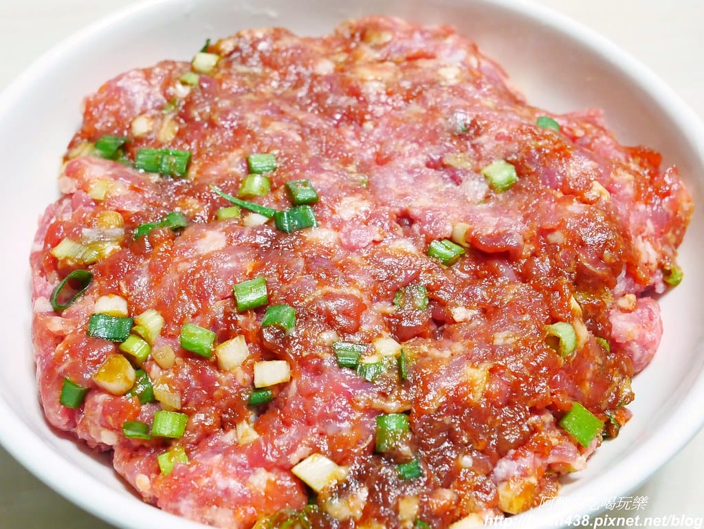 【電鍋食譜】清蒸蔥肉餅,三種材料,一根湯匙就可以完成。 - 第5張圖 P1860611