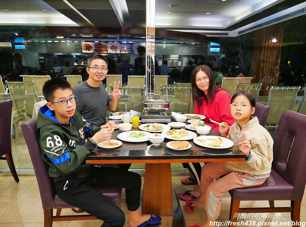 【日月潭美食】大淶閣晚餐,杉餐廳自助百匯,還有冬季限定海陸雙人鍋,到底好吃嗎?快來看餐點內容吧!! - 第50張圖 59