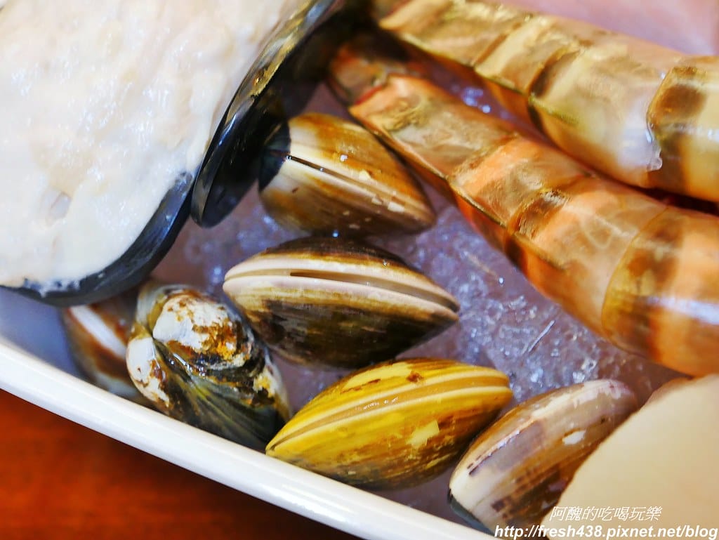 【日月潭美食】大淶閣晚餐,杉餐廳自助百匯,還有冬季限定海陸雙人鍋,到底好吃嗎?快來看餐點內容吧!! - 第57張圖 64