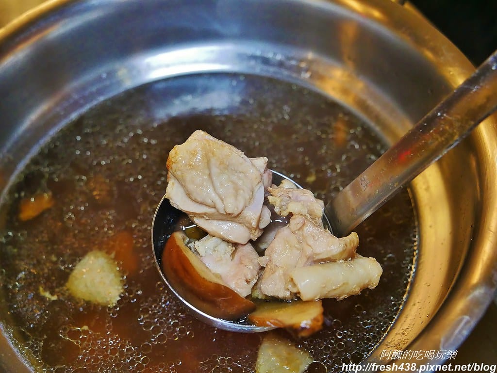 【日月潭美食】大淶閣晚餐,杉餐廳自助百匯,還有冬季限定海陸雙人鍋,到底好吃嗎?快來看餐點內容吧!! - 第38張圖 42