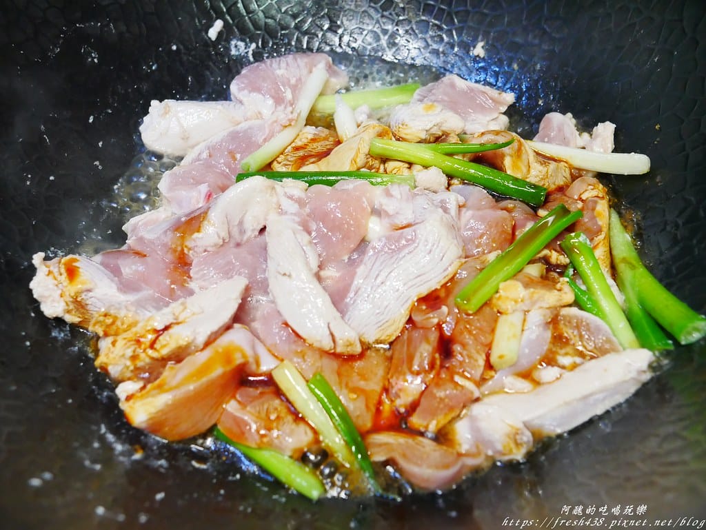蔥爆雞柳,不沾粉就超好吃,雞胸肉軟嫩秘訣看這裡! - 第9張圖 P1880984