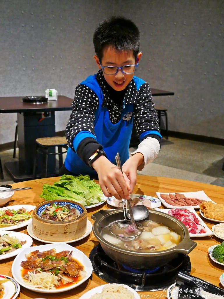 【新莊美食】羊師兄溫體羊-中華店,台灣本土溫體羊,無腥羶味,菜頭羊肉爐吃了不上火,清甜滋味無法擋! - 第51張圖 P1890129