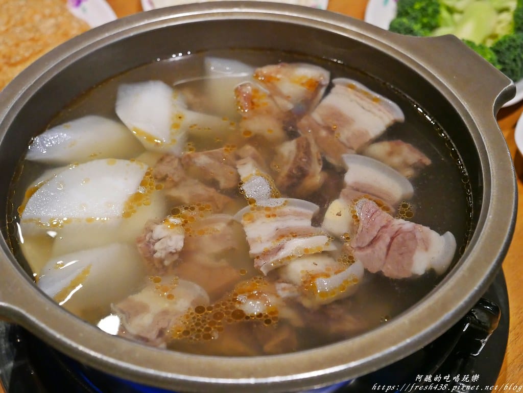 【新莊美食】羊師兄溫體羊-中華店,台灣本土溫體羊,無腥羶味,菜頭羊肉爐吃了不上火,清甜滋味無法擋! - 第25張圖 P1890057