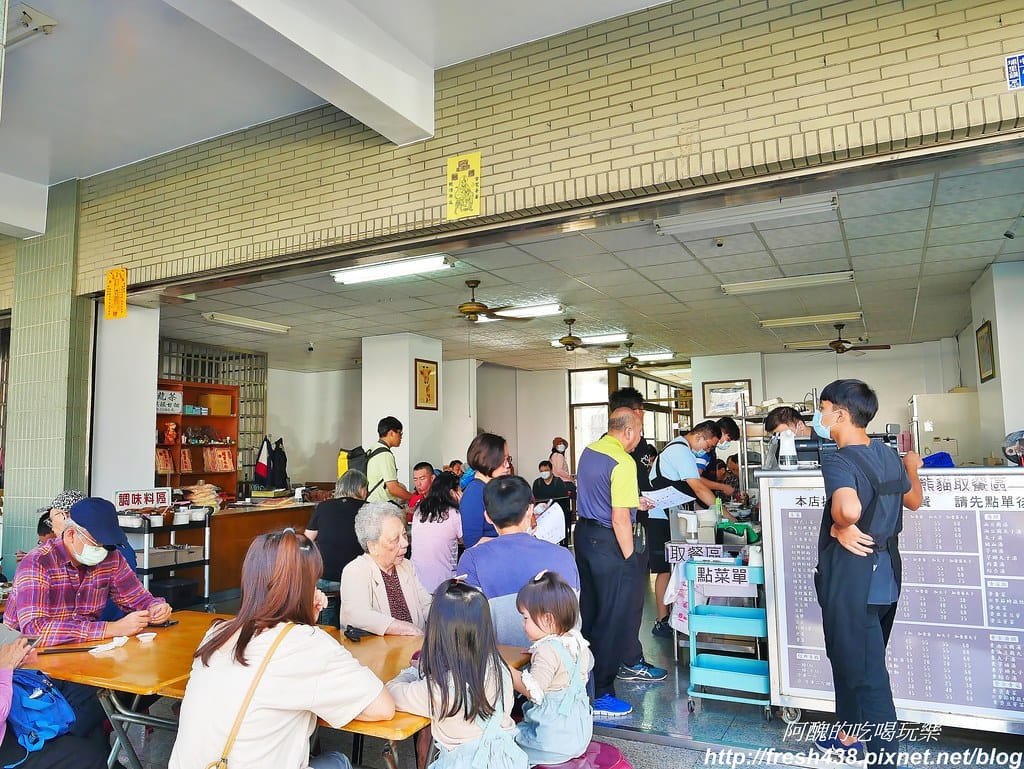 【南投美食】埔里振松記米粉,埔里酒廠斜對面,必吃芋頭米粉湯,特色小菜一人份最划算! - 第5張圖 3