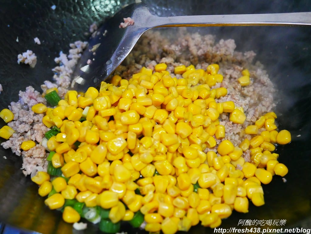 蒜香玉米肉燥,口味一級棒,不到10分鐘就能上菜。 - 第8張圖 P1890481