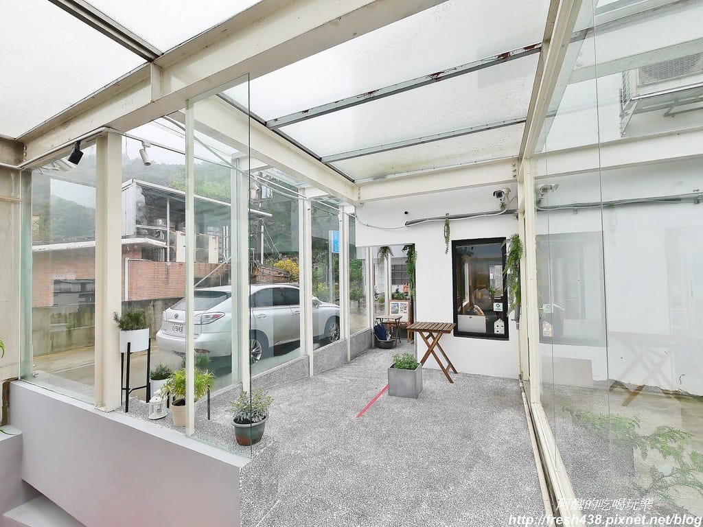 【烏來湯屋推薦】烏來旅晨溫泉民宿,6間湯屋風格迥異,浪漫柔美、空間超大,美人湯好舒服。 - 第8張圖 4-4