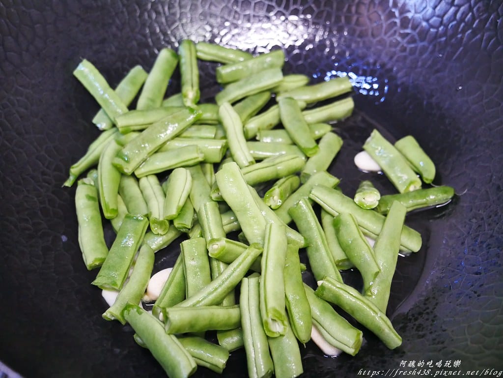 清炒醜豆(粉豆),5分鐘完成一道蔬食料理。 - 第6張圖 P1900283