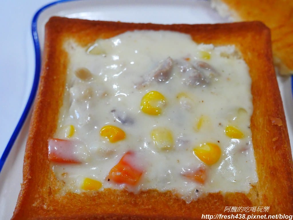 【板橋美食】醬厚呷官財板,台藝大學生最愛的銅板美食,15元就可嚐到冰淇淋口味。 - 第26張圖 P1920937