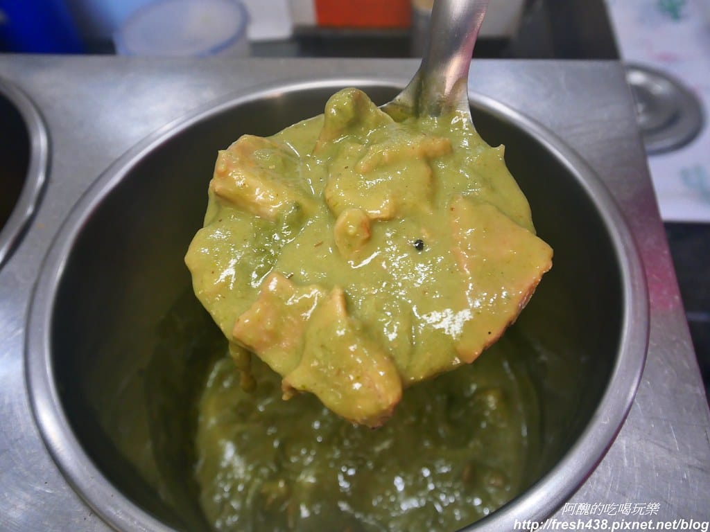 【板橋美食】醬厚呷官財板,台藝大學生最愛的銅板美食,15元就可嚐到冰淇淋口味。 - 第15張圖 P1031558