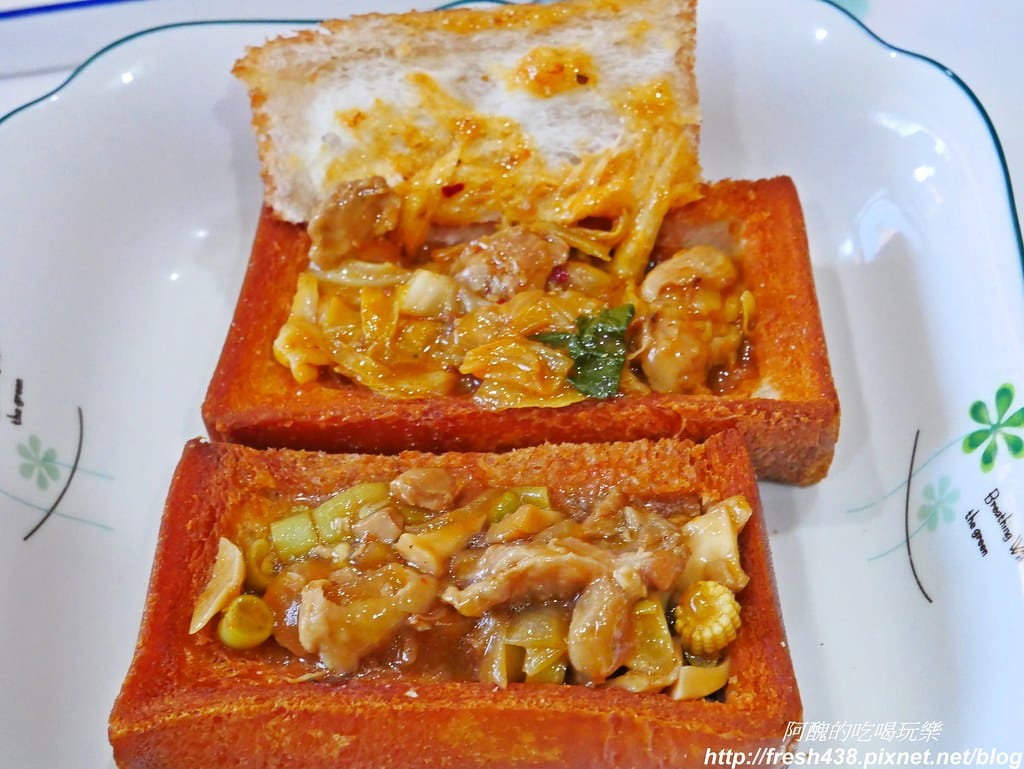 【板橋美食】醬厚呷官財板,台藝大學生最愛的銅板美食,15元就可嚐到冰淇淋口味。 - 第30張圖 P1920960