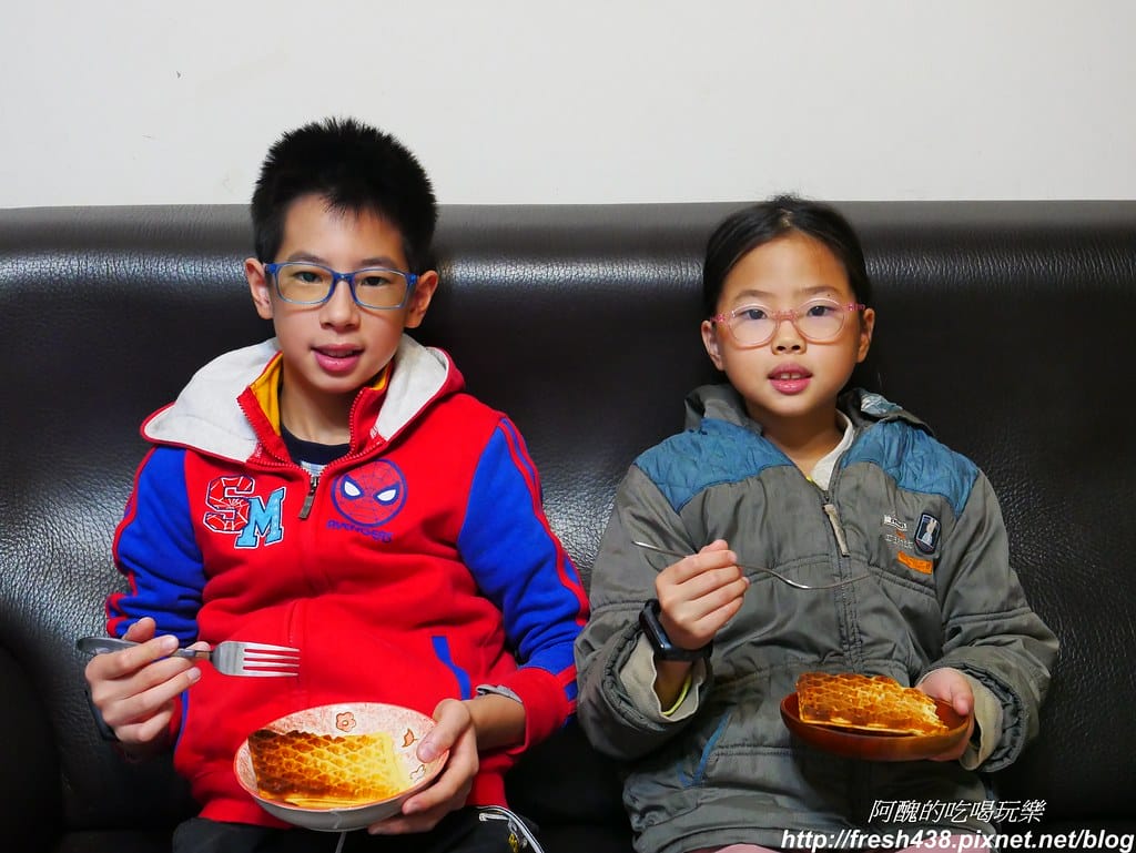 自製鬆餅,不用市售鬆餅粉,無泡打粉、不必打發,外酥內軟超好吃。 - 第19張圖 P1930025