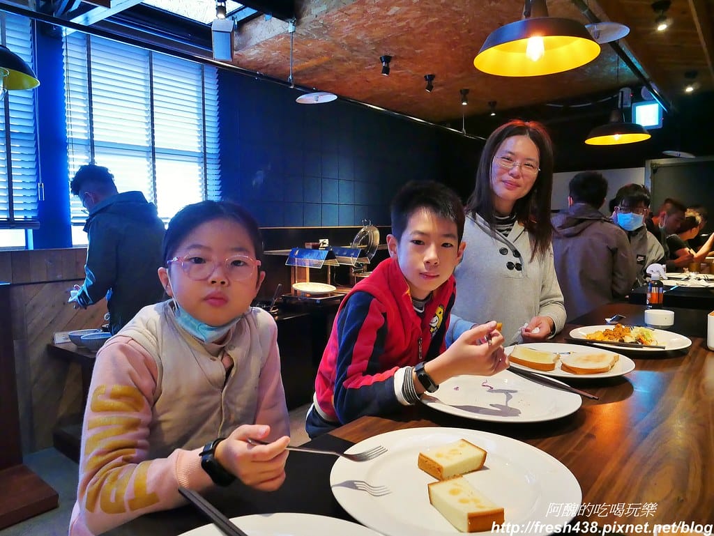 【台中住宿】草悟道文旅,一分鐘到勤美誠品綠園道、草悟廣場,房間美、早餐優,有親子主題房型,還會補助停車費。 - 第73張圖 66
