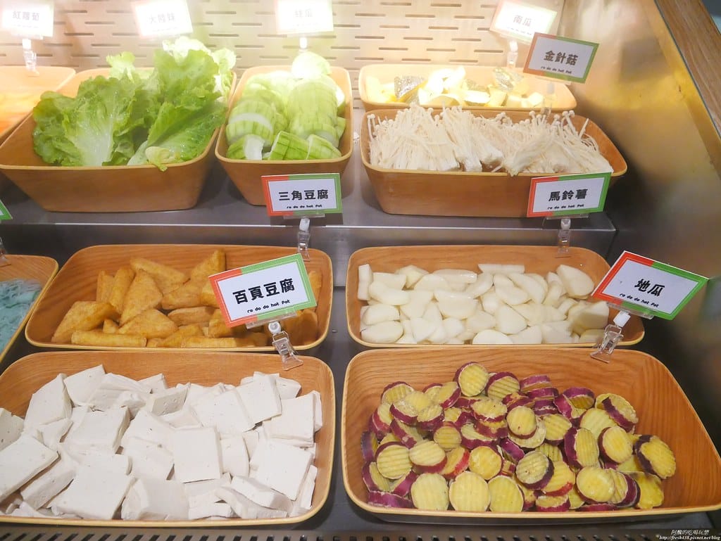 【樹林美食】肉多多火鍋-樹林中山店,個人餐299元起,必點爆炒蒜頭蛤蠣雞湯,自助吧吃到飽超滿足,還有豐富桌遊等您玩。 - 第20張圖 P1930233