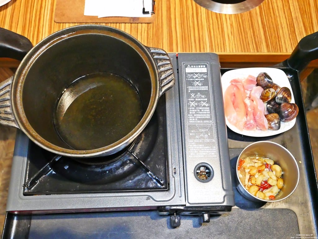 【樹林美食】肉多多火鍋-樹林中山店,個人餐299元起,必點爆炒蒜頭蛤蠣雞湯,自助吧吃到飽超滿足,還有豐富桌遊等您玩。 - 第50張圖 P1930284