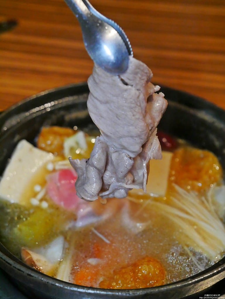 【樹林美食】肉多多火鍋-樹林中山店,個人餐299元起,必點爆炒蒜頭蛤蠣雞湯,自助吧吃到飽超滿足,還有豐富桌遊等您玩。 - 第72張圖 P1930334